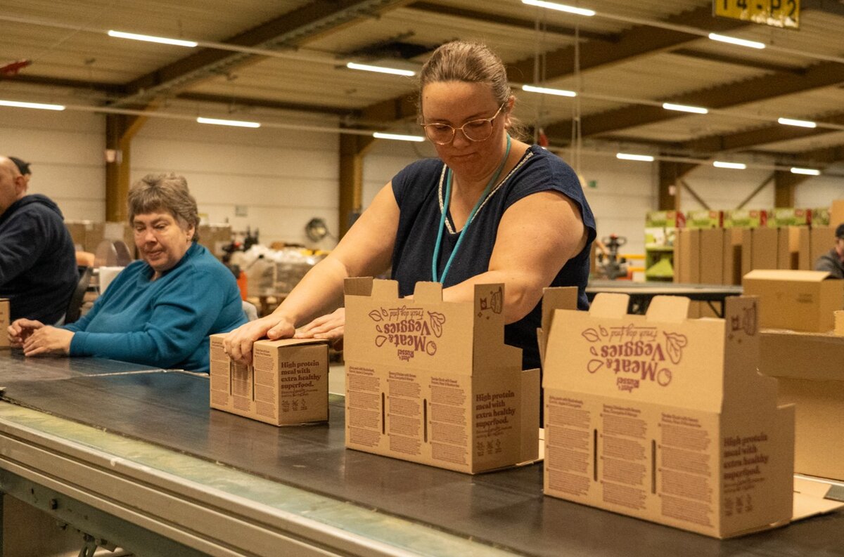 aan de transport bokalen dierenvoeding inpakken