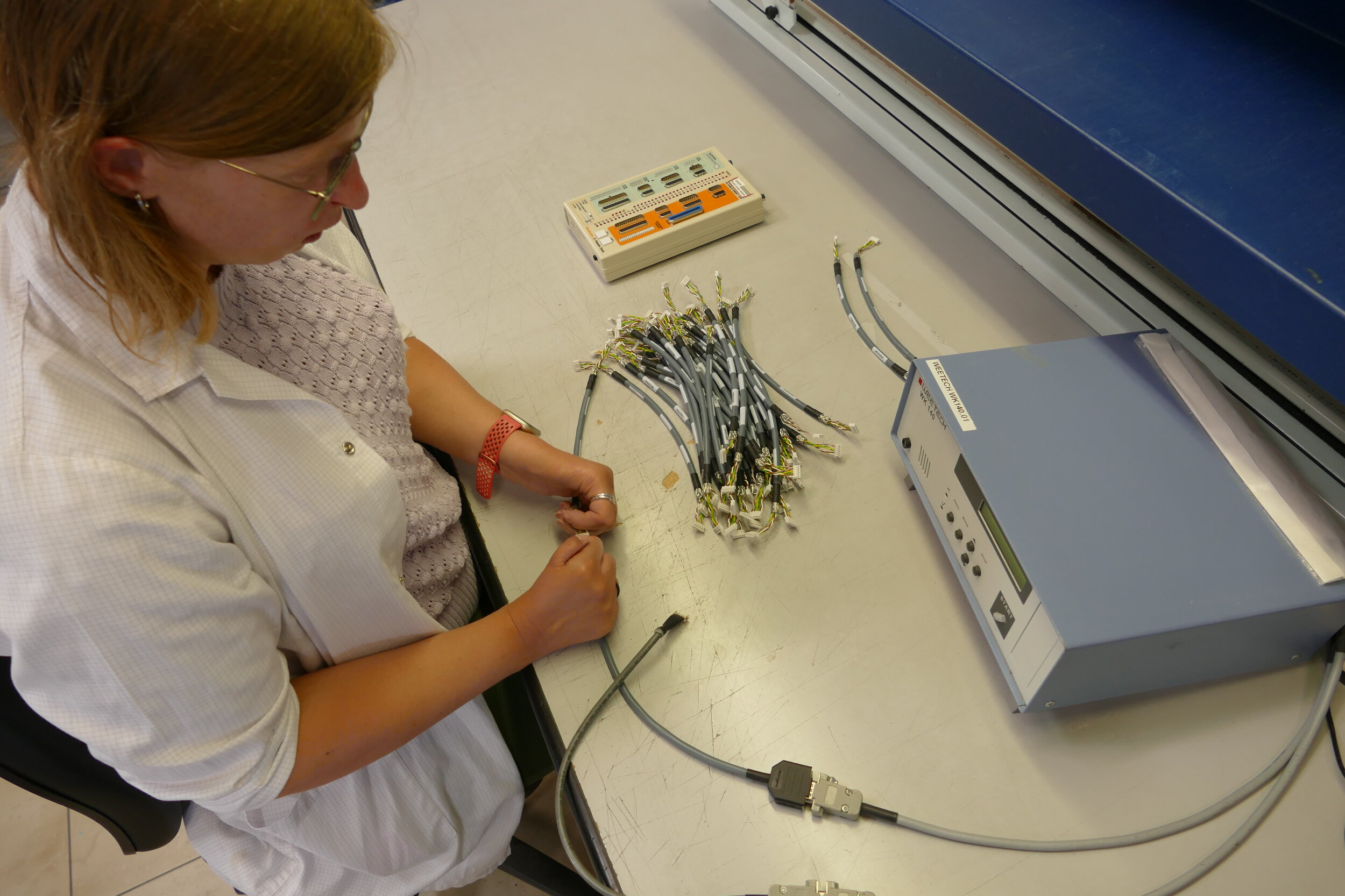 alle kabels worden getest om goeie connectie te garanderen